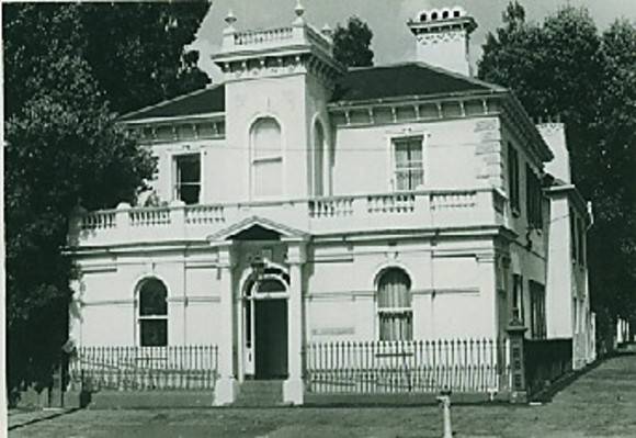 B0529 Russell House 30 Howe Crescent South Melbourne