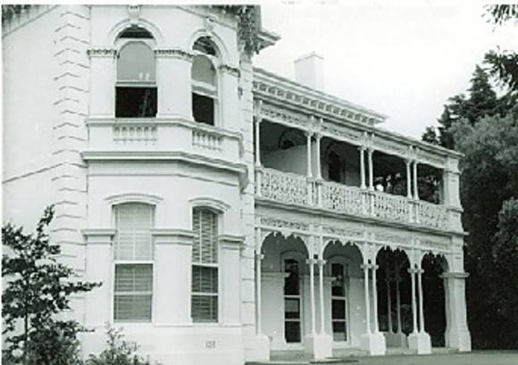 B1561 Larnook  Armadale