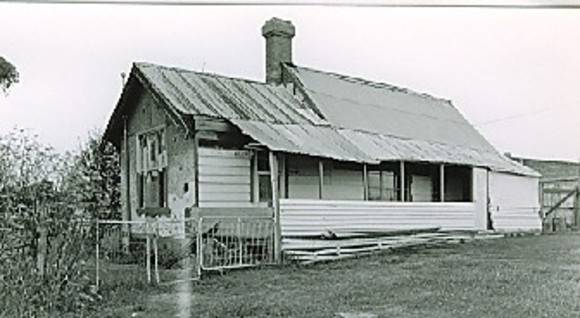 B4882 Toll House 