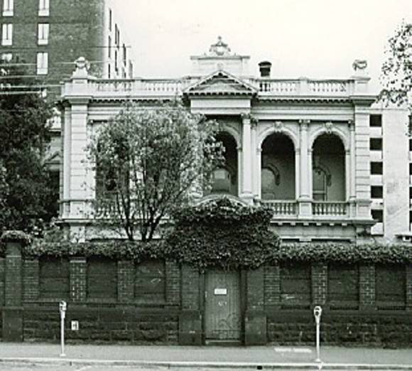 B0535 Dodgshun House 9 Brunswick St Fitzroy