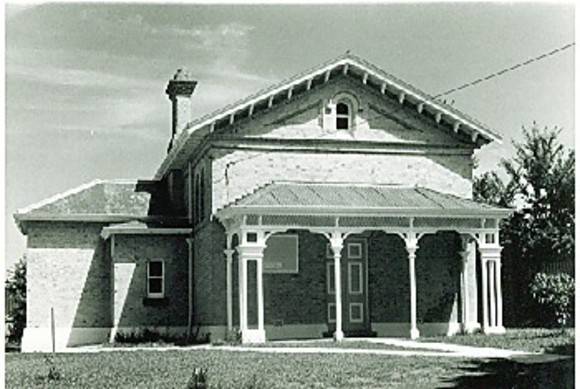 B2381 Court House 61 Castella St Lilydale