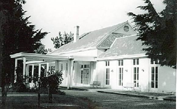 B2150 Chateau Yering 