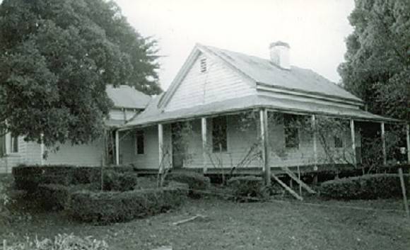 B3517 Gulf Station 