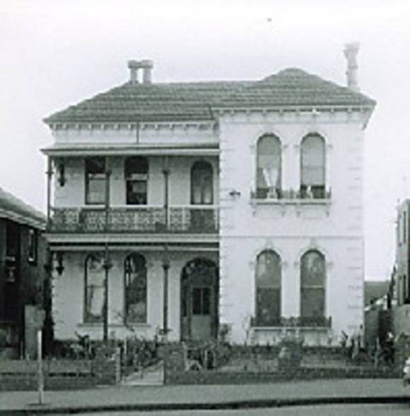 B4008 198 Lennox Street