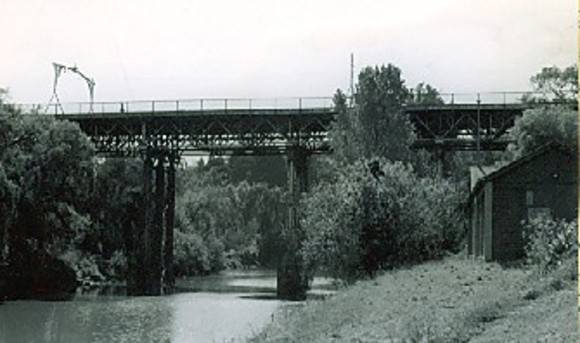 B1599 Victoria St Bridge 