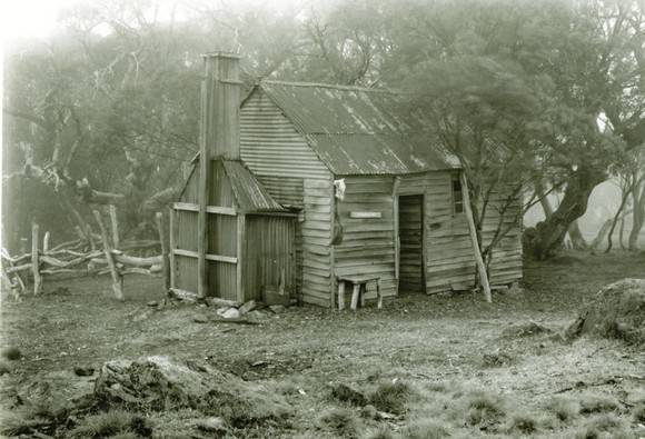 B6018 Fitzgeralds Hut