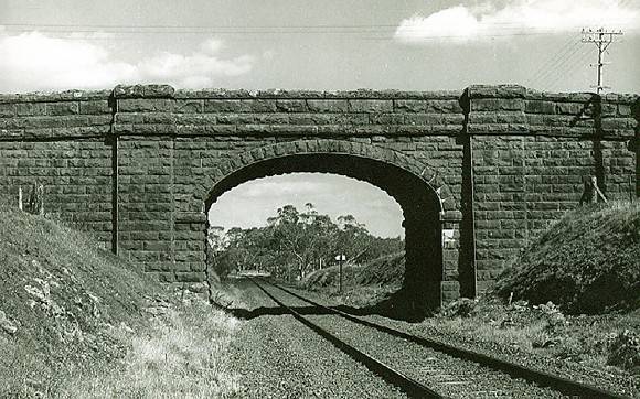 B3166 Navigators Railway Bridge