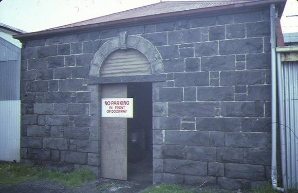 1 former morgue ann street williamstown front view sep1984