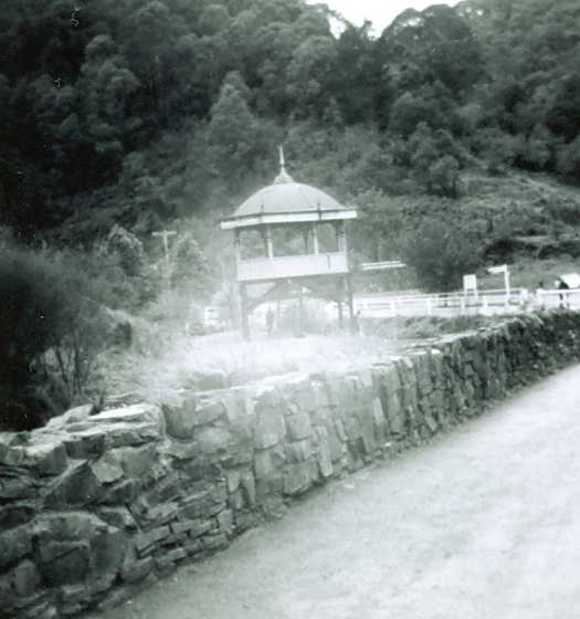 B3552 Stone Retaining Walls