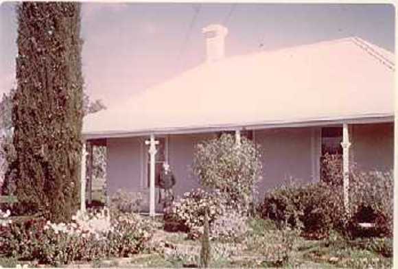 B2697 Mud Brick  House