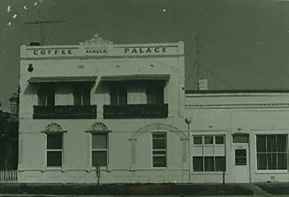 B2557 Echuca Coffee Palace