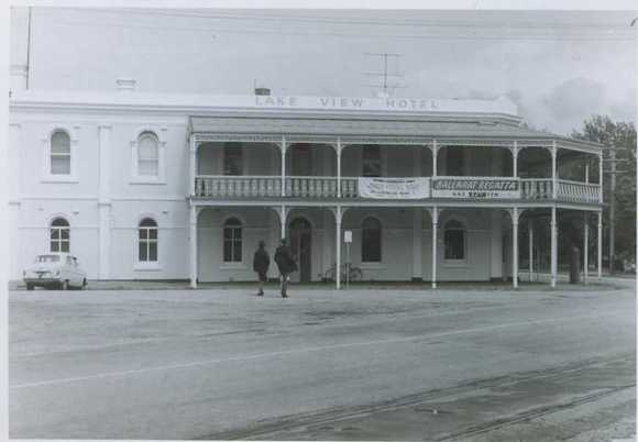 B1309 Lake View Hotel