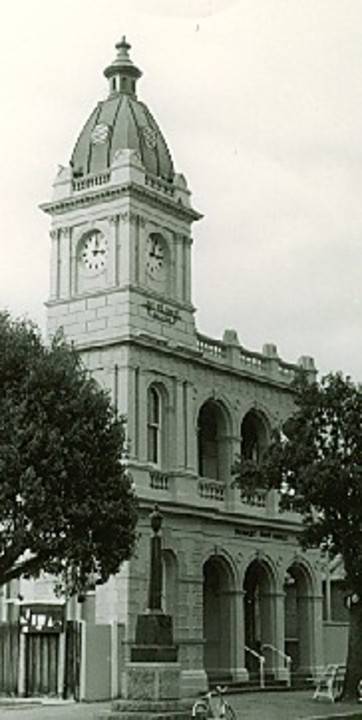 B2735 Post Office Dunnolly