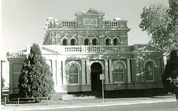 B4327 Maryborough Court House