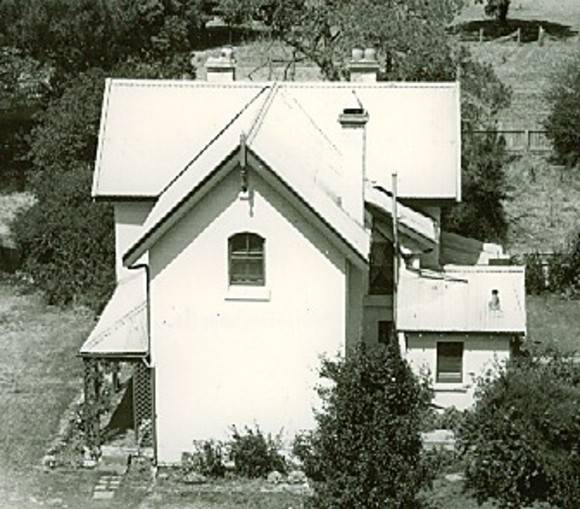 B2574 Christ Church Vicarage