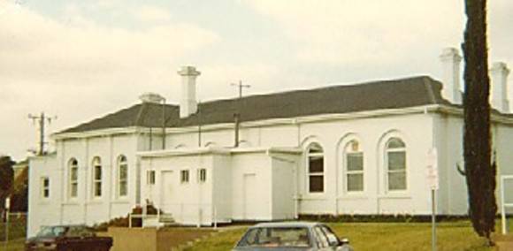 B5526 Water Tank & Plant 