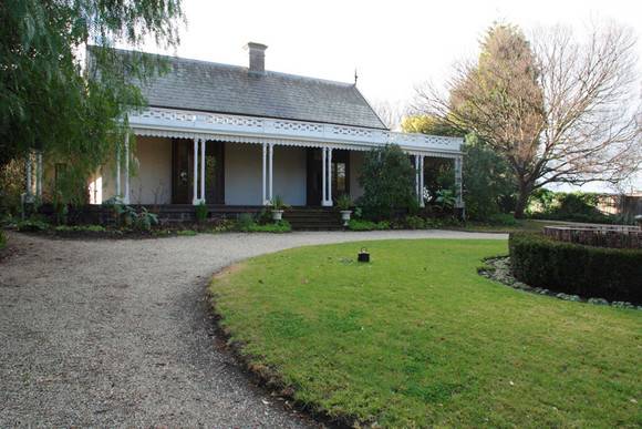 B1061 Barwon Grange Newtown