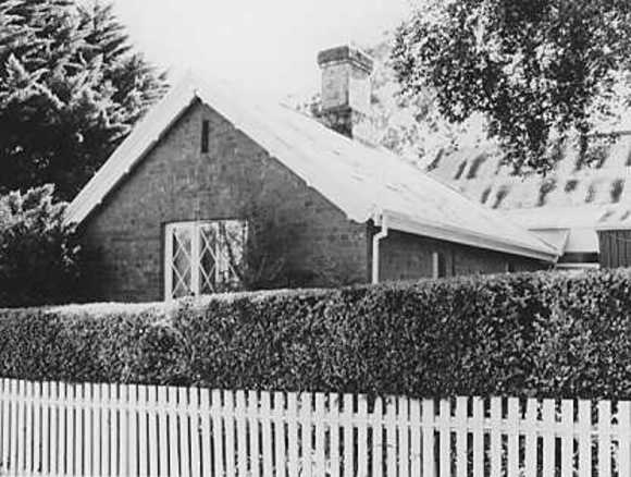 B3171 Caretaker's Cottage 