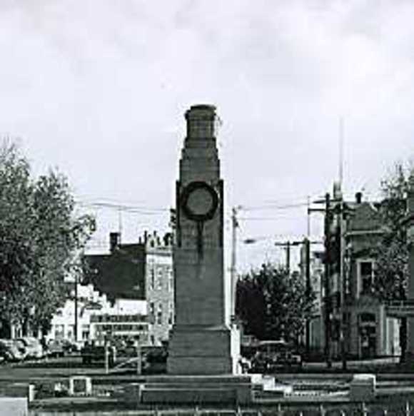 B5232 Cenotaph