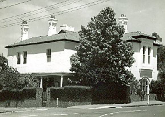 B3720 282 LaTrobe Terrace 