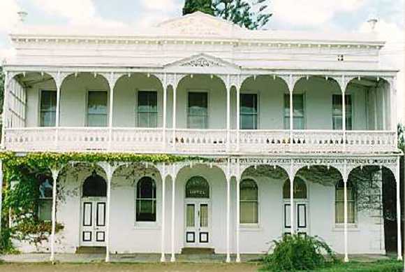 B6127 Gold Mines Hotel 