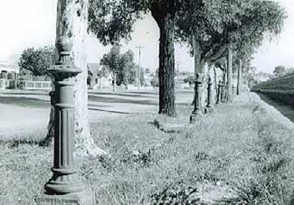 B3051 Hitching Posts 