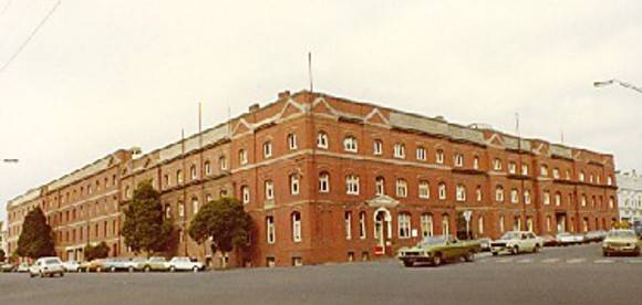 B4707 Strachan's Building
