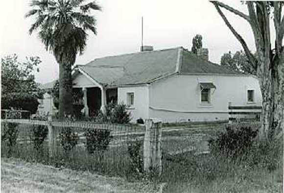 B3070 Horse & Jockey Hotel 