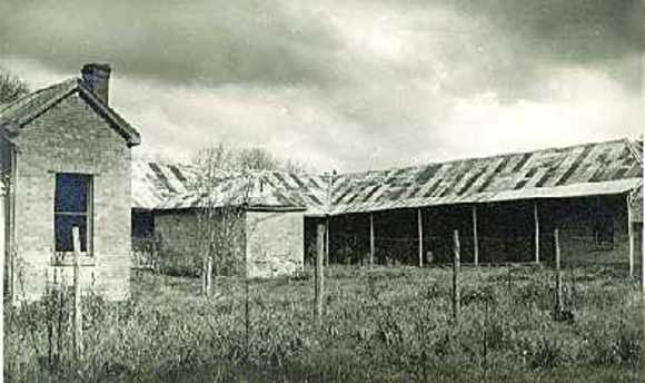 B2501 London Tavern Beechworth Rear