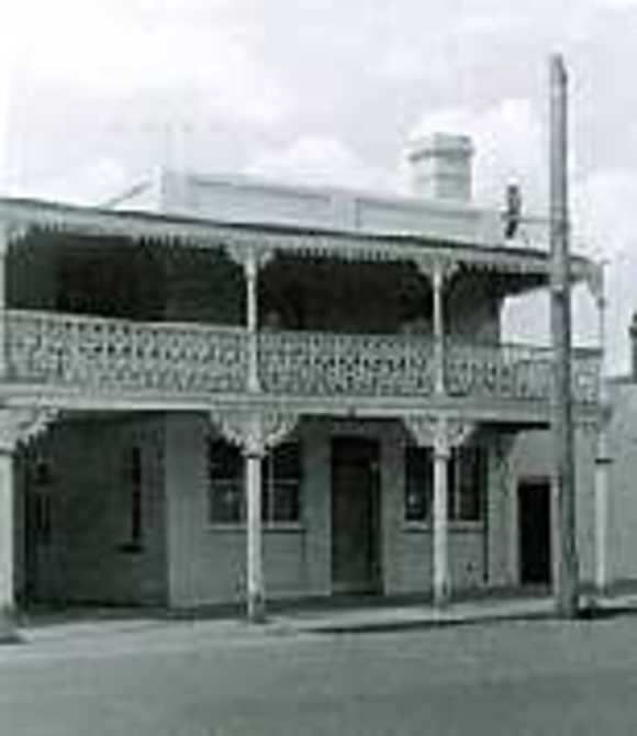 B2564 Hibernian Hotel