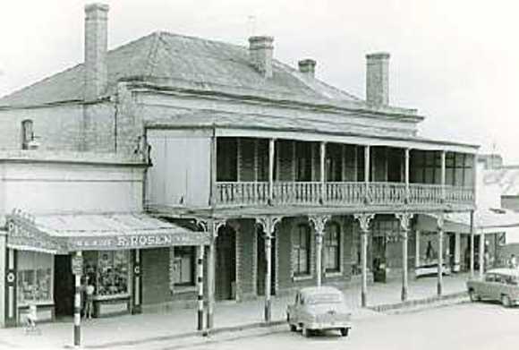 B0381 Star Youth Hostel Star Hotel (former) Beechworth