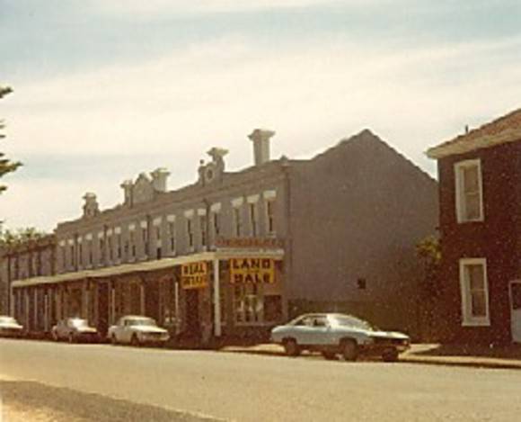 B4609 Wiegards Buildings 