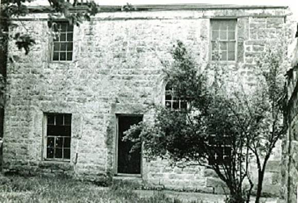 B2407  Back of House Sunbury Lodge
