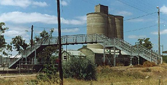 B5953 Coods Shed & Footbridge 
