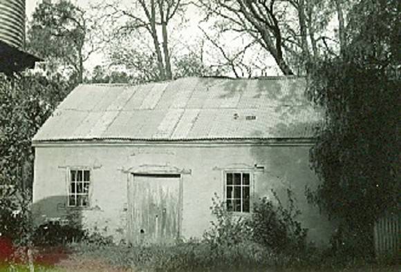 B1607 Plaistow Stone Store 