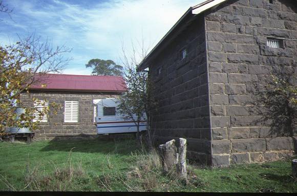 lock up parker street dunkeld side elevation jun1984