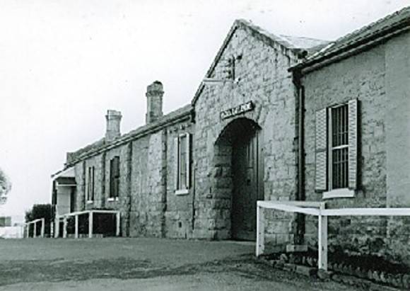 B0663 Castlemaine Gaol 