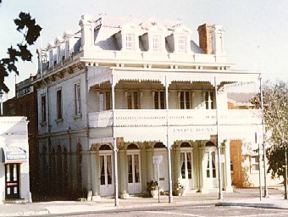 B1975 Beck's Imperial Hotel 