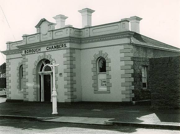 B0333 Former Post Office & Borough Chambers PORT FAIRY"