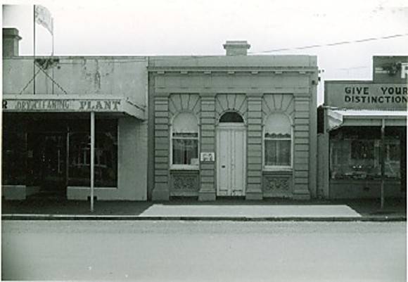 B0340 24 Bank Street, Port Fairy