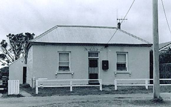 B4240 Bayview Cottage