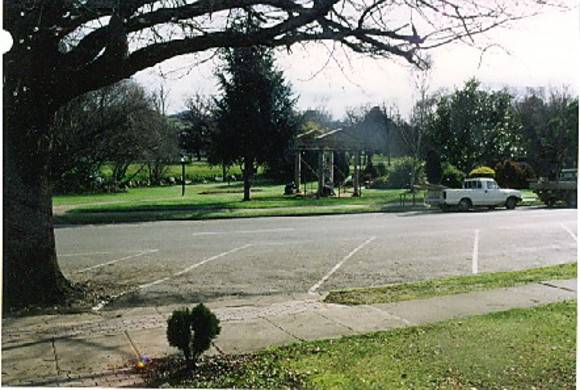 B6718 Princess Alexandra Sculpture