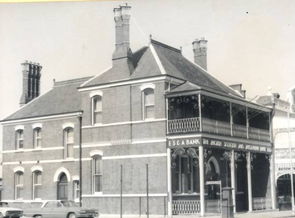 B1862 ES & A Bank St Arnaud