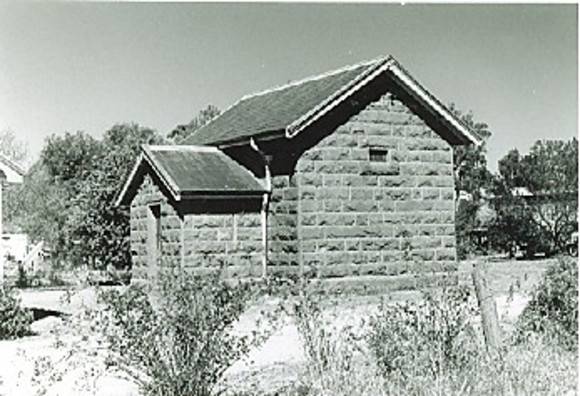 B2333 Lockup, Avoca