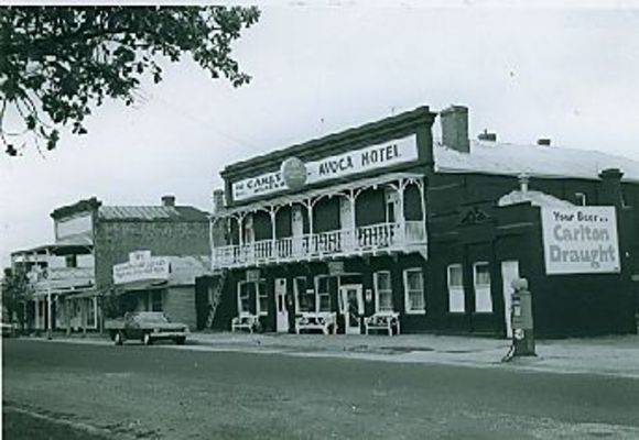 B3619 Avoca Hotel