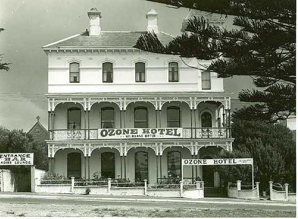 B2182 Ozone Hotel