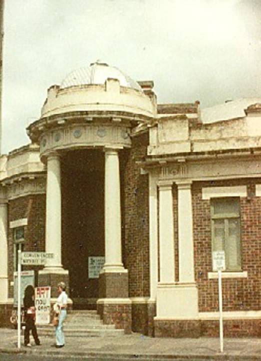B4998 Memorial Hall & Shire Offices