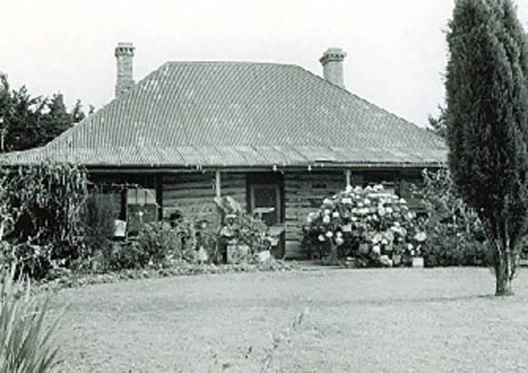 B1837 Chock & Log Cottage, Poowong