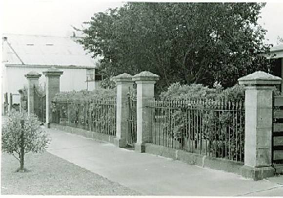 B3866 Iron Picket Fence
