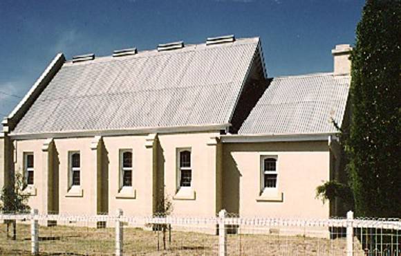 B5880 Uniting Church